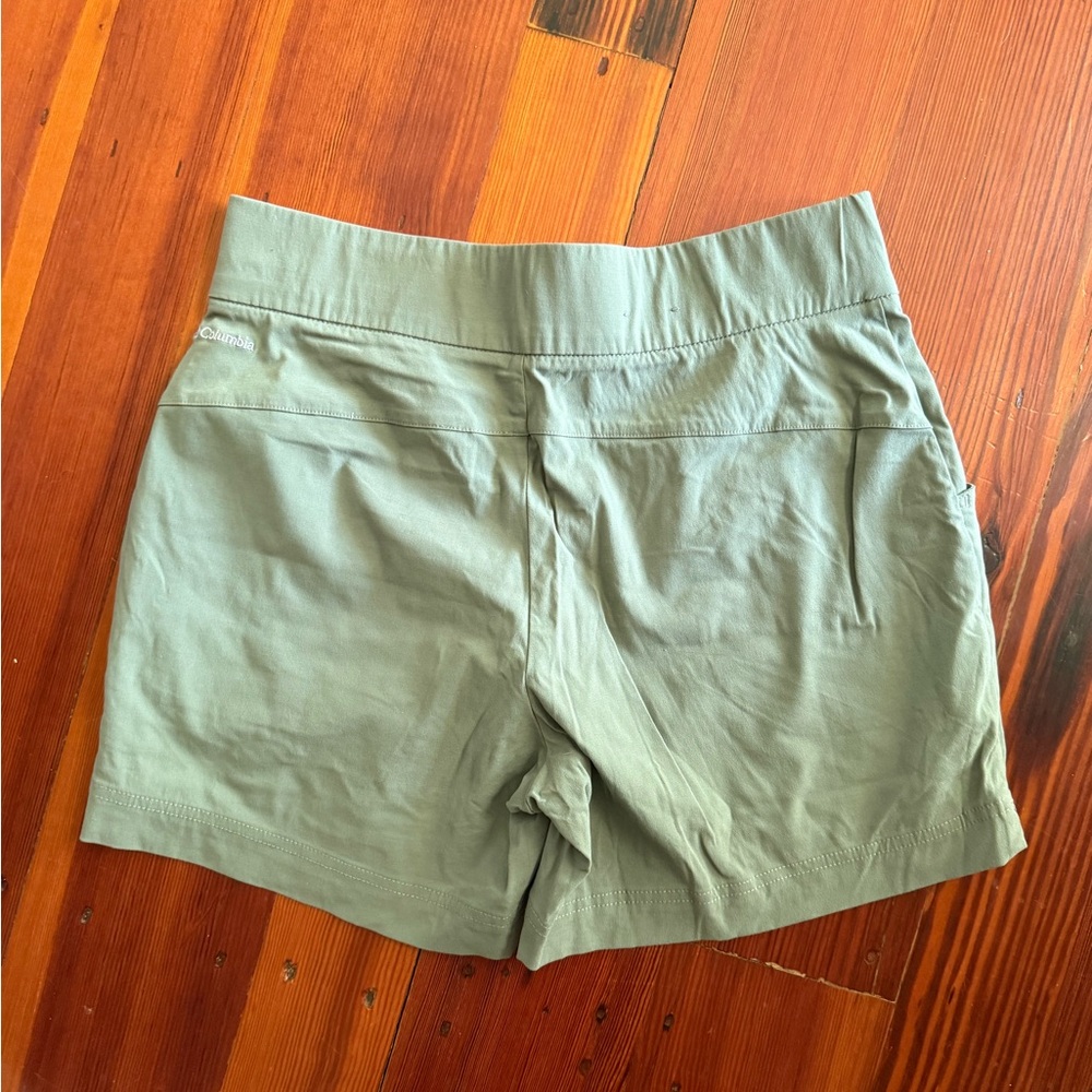 Columbia Women's Anytime Hiking Shorts size medium, women’s green fishing shorts - Picture 8 of 8